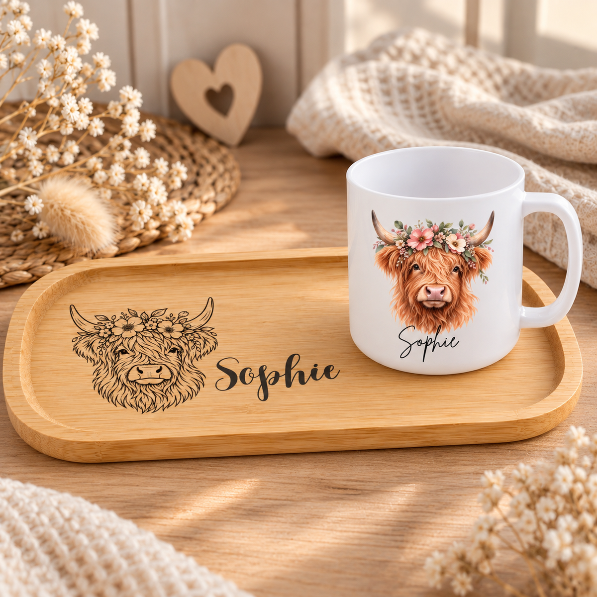 Personalisiertes Bambus Tablett Hochlandrind mit Kunststoff Kindertasse