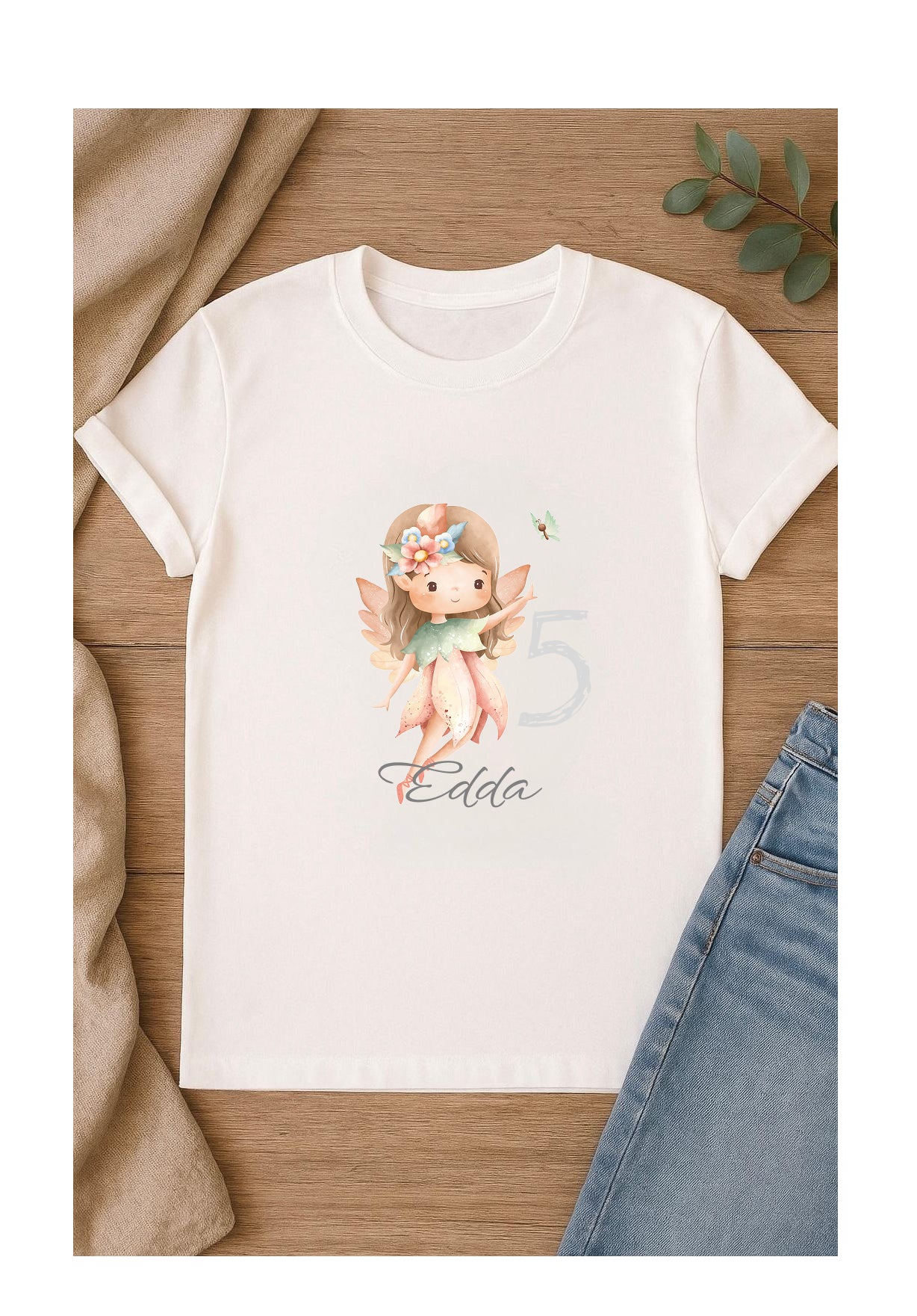 DTF Bügelbild Fee, feine Details, personalisierbar, ideales Motiv für kleine Waldfeen