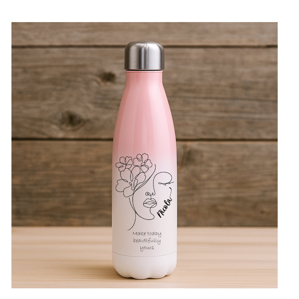 Personalisierte Edelstahl-Thermosflasche mit Line-Art-Blumenmotiv und Wunschname in verschiedenen Farbverläufen.