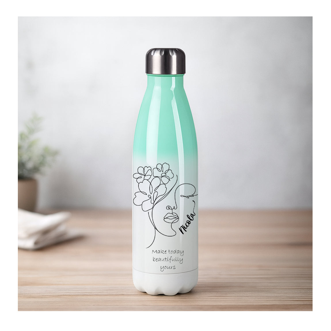 Personalisierte Edelstahl-Thermosflasche mit Line-Art-Blumenmotiv und Wunschname in verschiedenen Farbverläufen.